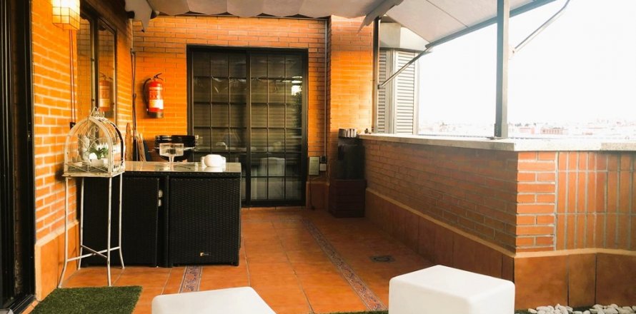 Duplex Madrid, Spain 4 bedrooms, 168 sq.m. No. 113753