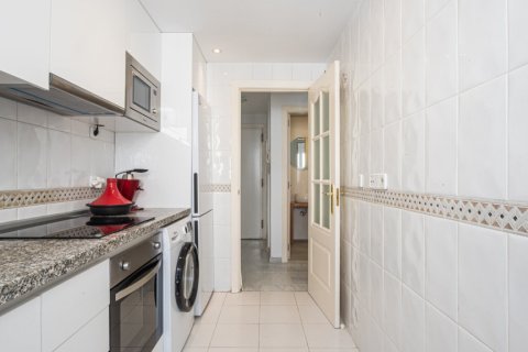 Apartamento en alquiler en Marbella, Málaga, España 2 dormitorios, 80 m2 No. 173784 - foto 2