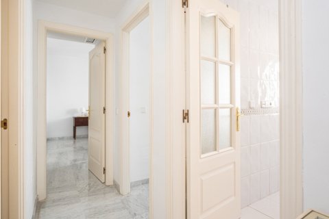 Apartamento en alquiler en Marbella, Málaga, España 2 dormitorios, 80 m2 No. 173784 - foto 13