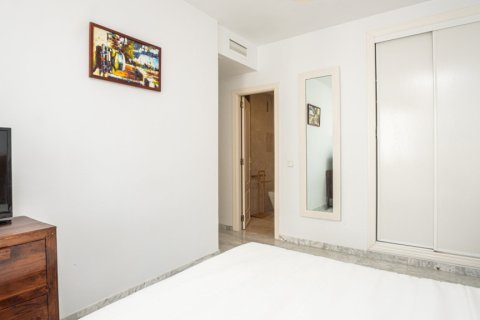 Apartamento en alquiler en Marbella, Málaga, España 2 dormitorios, 80 m2 No. 173784 - foto 8