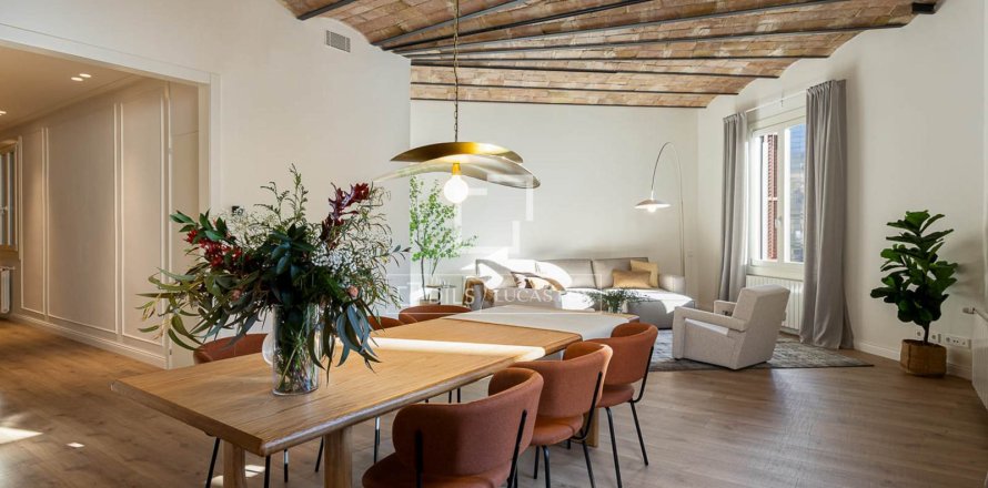 Wohnung in Barcelona, Spanien 4 Schlafzimmer, 231 m2 Nr. 150750