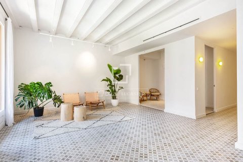 Продажа квартиры в Барселона, Испания 3 спальни, 133м2 №150748 - фото 4