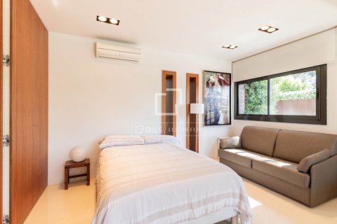 Villa for sale in Bellaterra, Barcelona, Spain 5 bedrooms, 429 sq.m. No. 150754 - photo 18