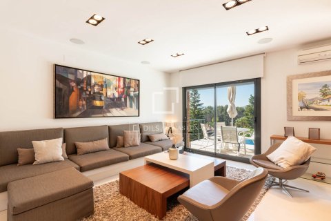 Villa for sale in Bellaterra, Barcelona, Spain 5 bedrooms, 429 sq.m. No. 150754 - photo 2