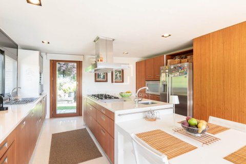 Villa for sale in Bellaterra, Barcelona, Spain 5 bedrooms, 429 sq.m. No. 150754 - photo 8