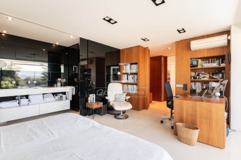 Villa for sale in Bellaterra, Barcelona, Spain 5 bedrooms, 429 sq.m. No. 150754 - photo 20