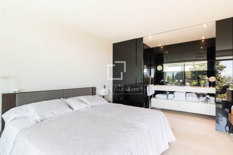 Villa for sale in Bellaterra, Barcelona, Spain 5 bedrooms, 429 sq.m. No. 150754 - photo 19