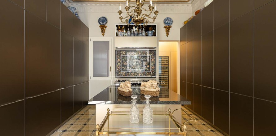 Appartamento a Barcelona, Spagna 4 camere da letto, 273 mq. N° 150751