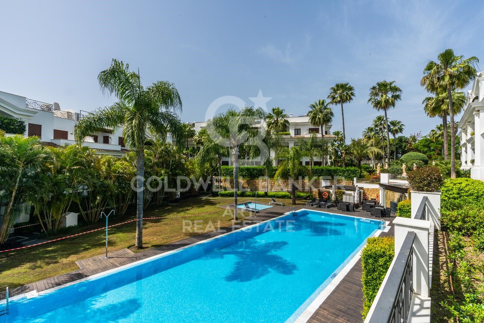 Ático en Estepona, Málaga, España 5 dormitorios, 700 m2 No. 158337