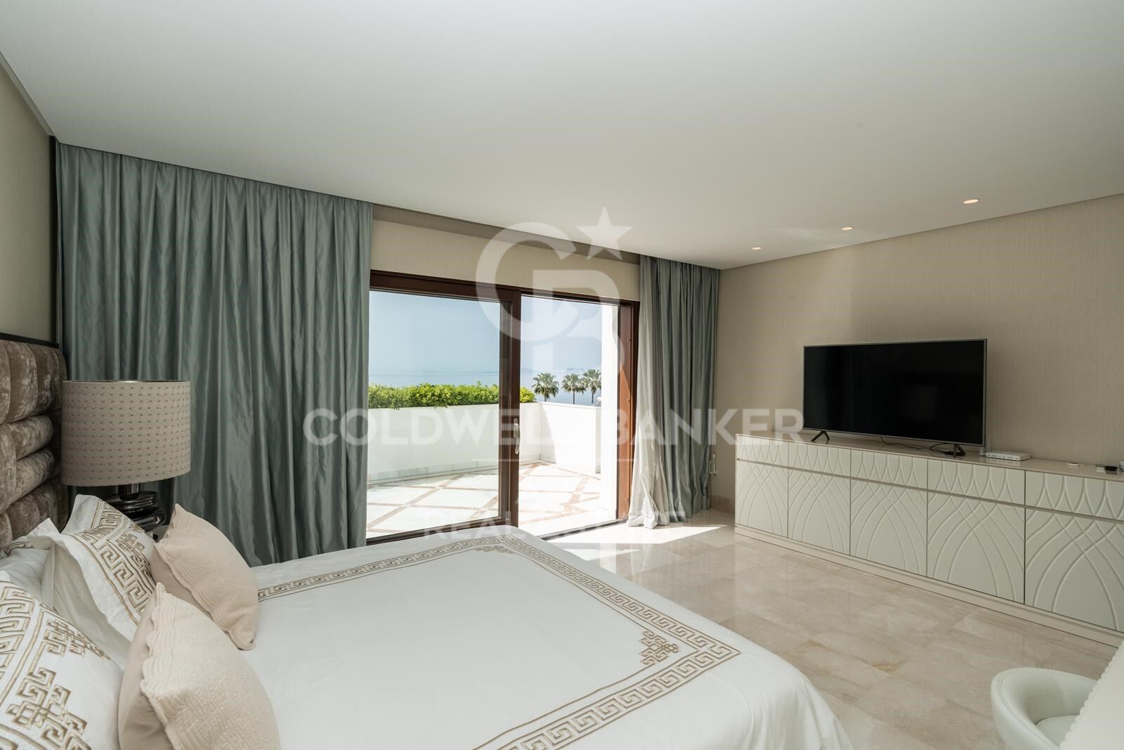 Ático en Estepona, Málaga, España 5 dormitorios, 700 m2 No. 158337