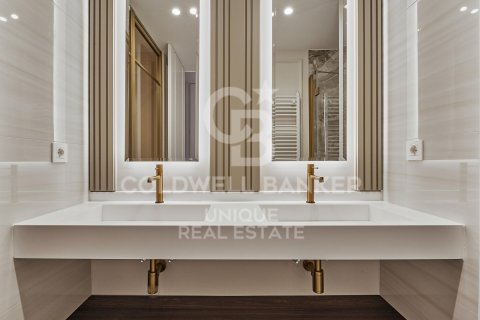 Apartament w Madrid, Hiszpania 3 sypialnie, 122 mkw. nr 158338 – zdjęcie 25