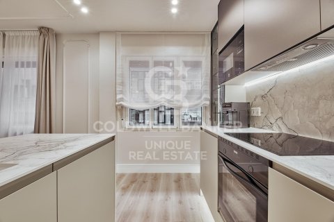 Apartament w Madrid, Hiszpania 3 sypialnie, 122 mkw. nr 158338 – zdjęcie 19