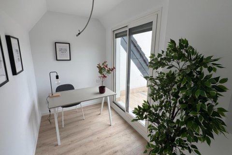 Продажа пентхауса в Мадрид, Испания 2 спальни, 51.36м2 №165530 - фото 9