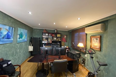 Apartment for sale in Alicante, Spain 4 bedrooms, 196 sq.m. No. 165529 - photo 12