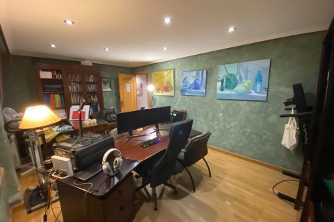 Apartment for sale in Alicante, Spain 4 bedrooms, 196 sq.m. No. 165529 - photo 15