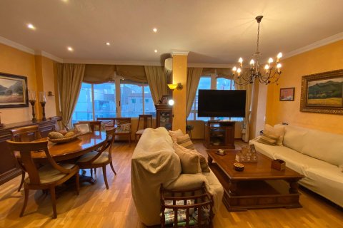 Appartamento a Alicante, Spagna 4 camere da letto, 196 mq. N° 165529