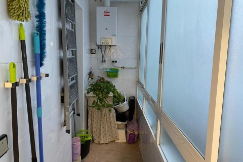 Apartment for sale in Alicante, Spain 4 bedrooms, 196 sq.m. No. 165529 - photo 18