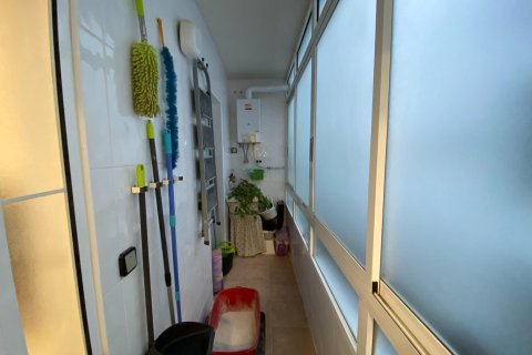 Apartment for sale in Alicante, Spain 4 bedrooms, 196 sq.m. No. 165529 - photo 19