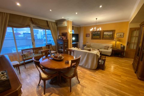 Apartment for sale in Alicante, Spain 4 bedrooms, 196 sq.m. No. 165529 - photo 30