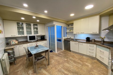 Apartment for sale in Alicante, Spain 4 bedrooms, 196 sq.m. No. 165529 - photo 26