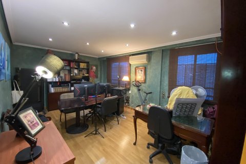 Apartment for sale in Alicante, Spain 4 bedrooms, 196 sq.m. No. 165529 - photo 11