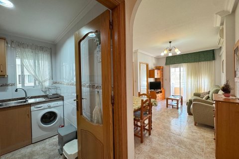 Apartamento en venta en Torrevieja, Alicante, España 2 dormitorios, 62 m2 No. 184217 - foto 10