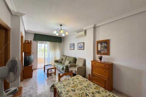 Apartamento en venta en Torrevieja, Alicante, España 2 dormitorios, 62 m2 No. 184217 - foto 17
