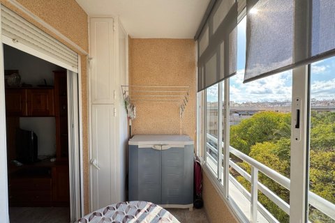 Apartamento en venta en Torrevieja, Alicante, España 2 dormitorios, 62 m2 No. 184217 - foto 22