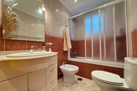 Apartamento en venta en Torrevieja, Alicante, España 2 dormitorios, 62 m2 No. 184217 - foto 5