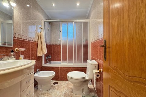 Apartamento en venta en Torrevieja, Alicante, España 2 dormitorios, 62 m2 No. 184217 - foto 4