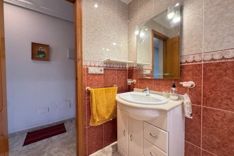 Apartamento en venta en Torrevieja, Alicante, España 2 dormitorios, 62 m2 No. 184217 - foto 8