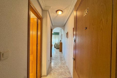 Apartamento en venta en Torrevieja, Alicante, España 2 dormitorios, 62 m2 No. 184217 - foto 2
