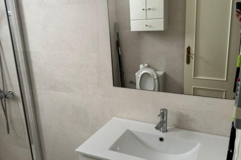 Apartment for sale in Torrevieja, Alicante, Spain 2 bedrooms, 72 sq.m. No. 184213 - photo 6