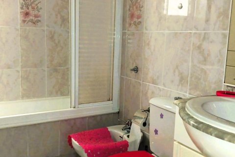 Apartment for sale in Torrevieja, Alicante, Spain 2 bedrooms, 67 sq.m. No. 184216 - photo 14
