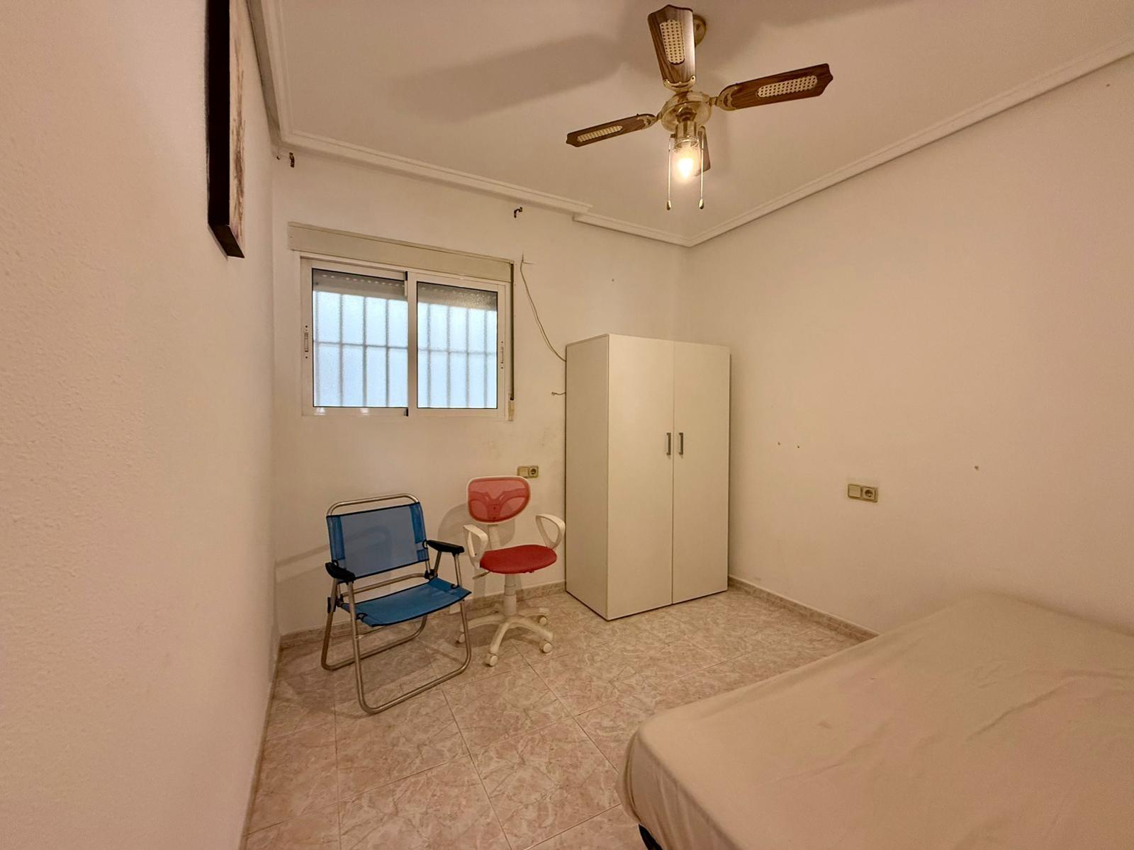 Apartment in Torrevieja, Alicante, Spain 2 bedrooms, 63 sq.m. No. 195178