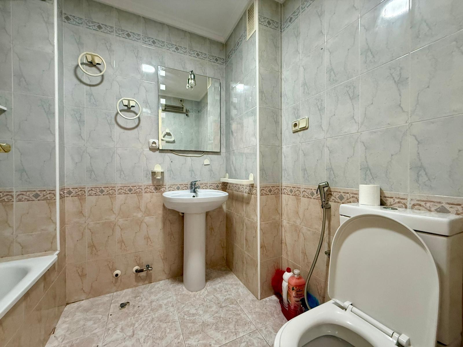 Apartment in Torrevieja, Alicante, Spain 2 bedrooms, 63 sq.m. No. 195178