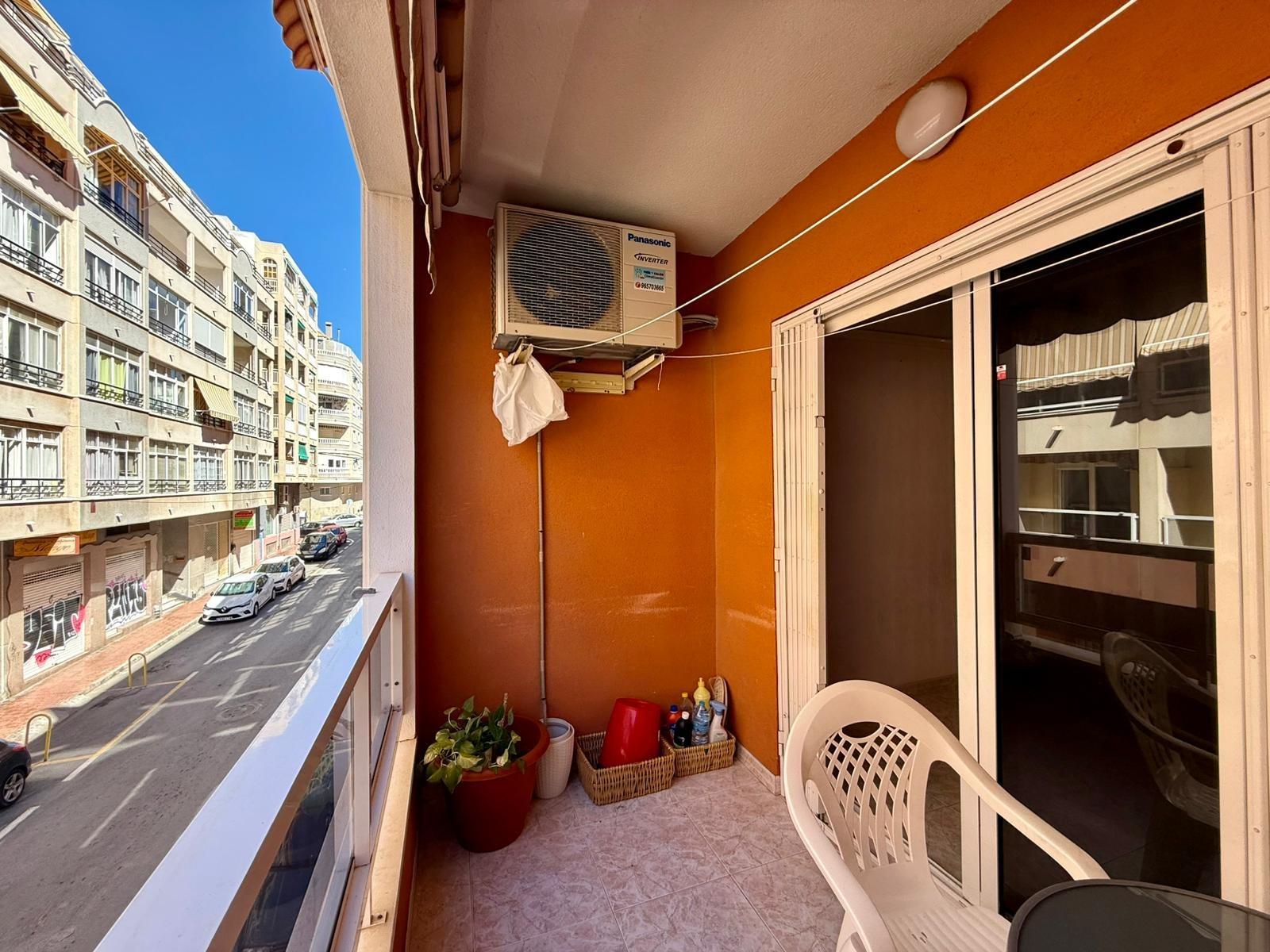 Apartment in Torrevieja, Alicante, Spain 2 bedrooms, 63 sq.m. No. 195178