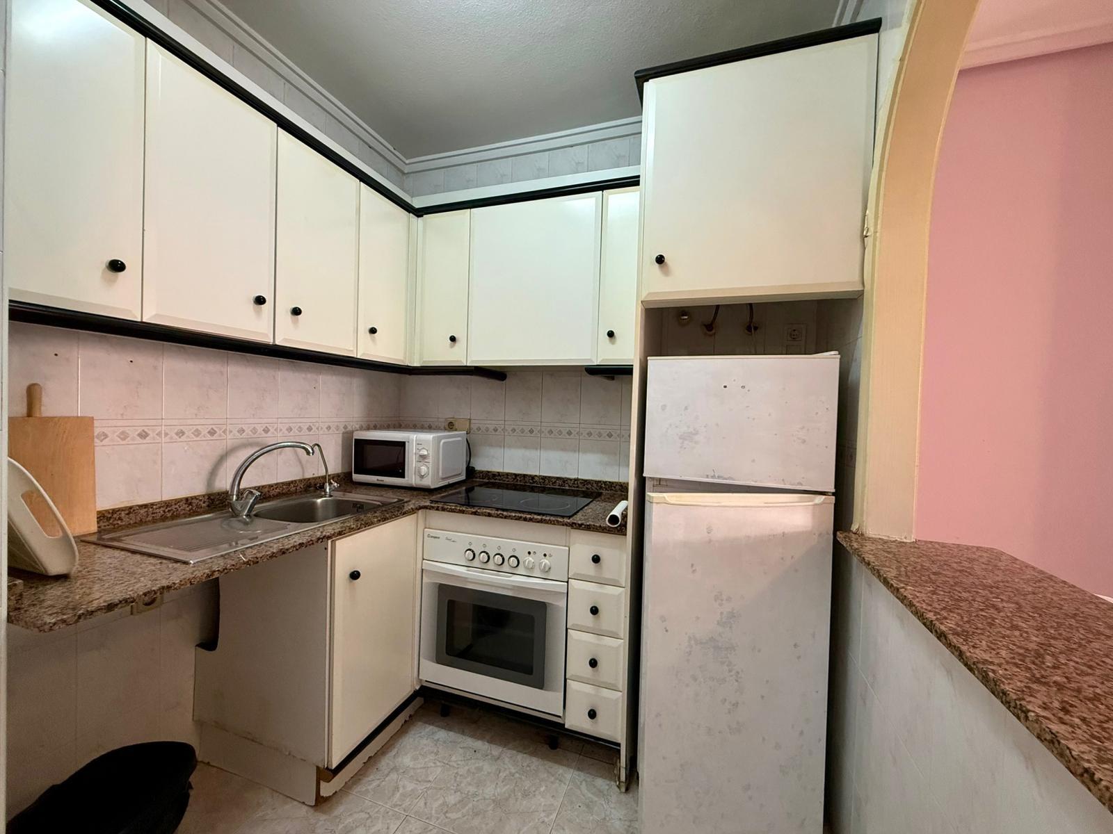Apartment in Torrevieja, Alicante, Spain 2 bedrooms, 63 sq.m. No. 195178