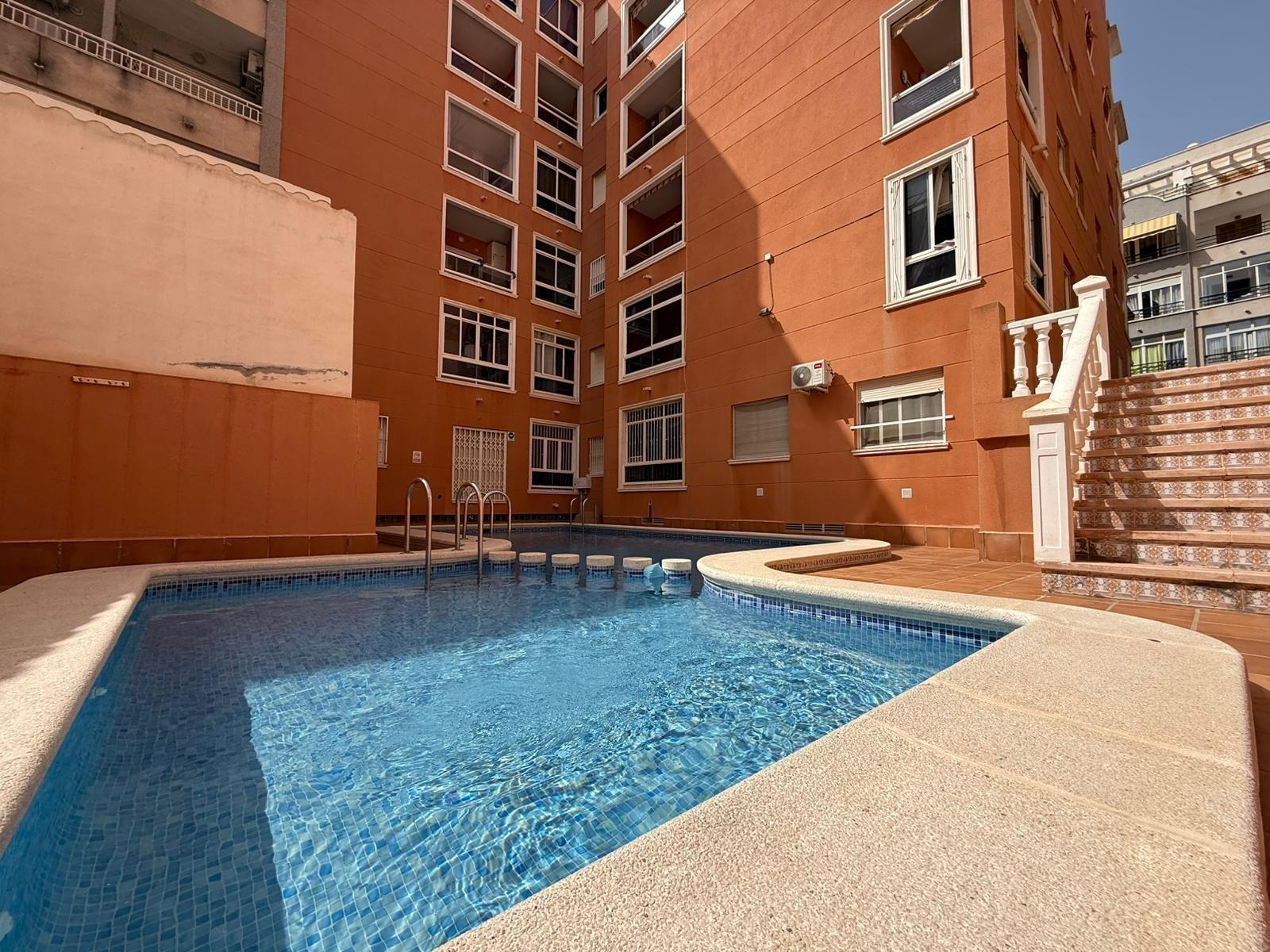 Apartment in Torrevieja, Alicante, Spain 2 bedrooms, 63 sq.m. No. 195178