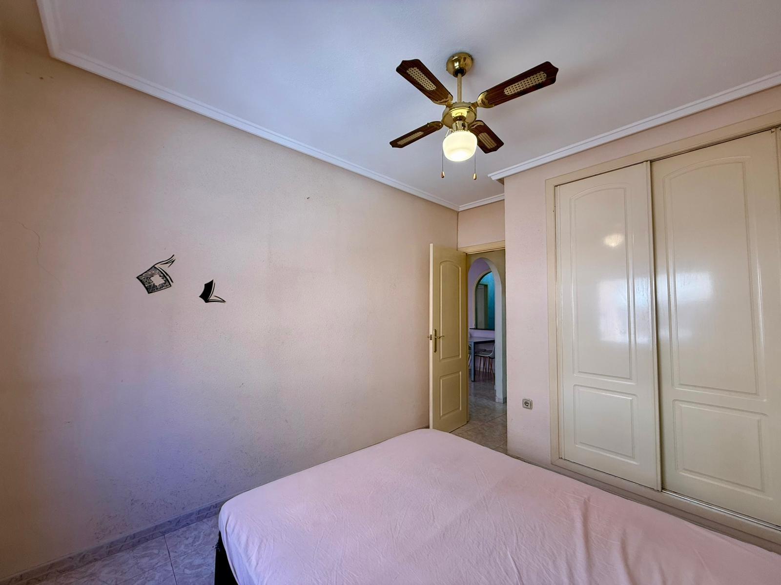 Apartment in Torrevieja, Alicante, Spain 2 bedrooms, 63 sq.m. No. 195178