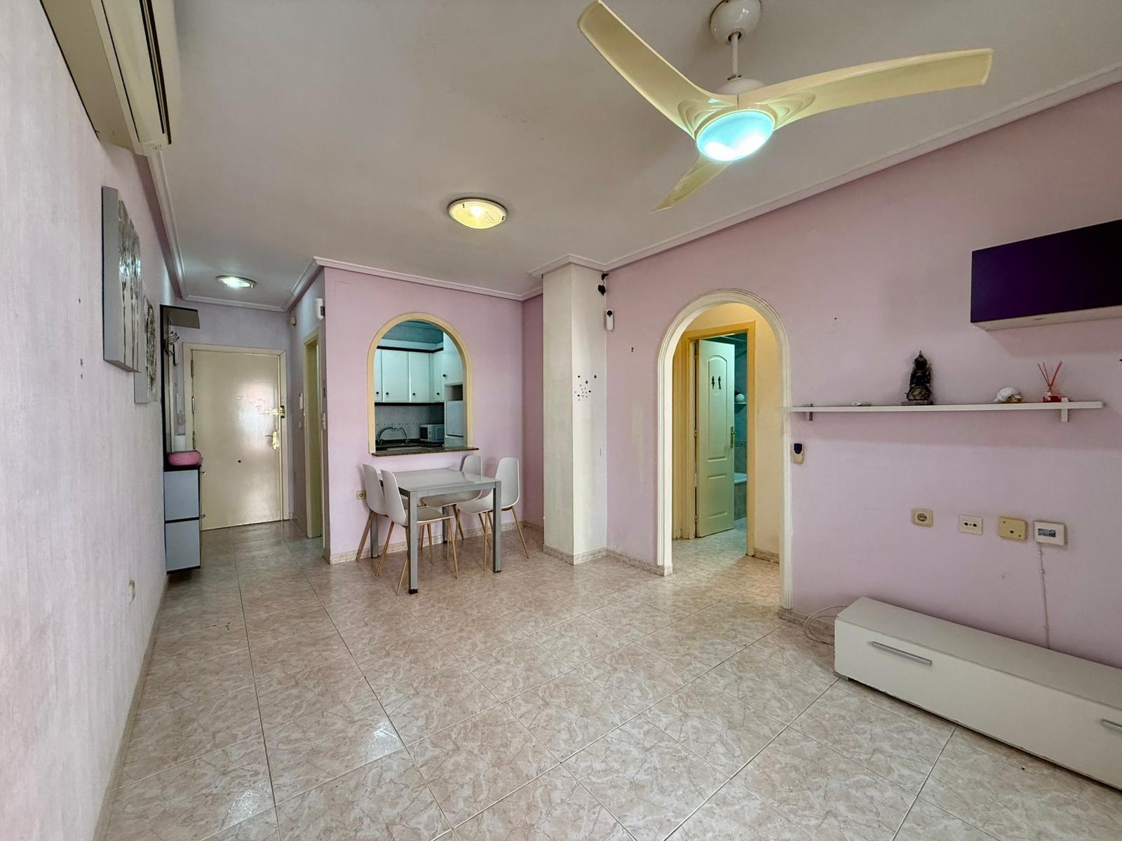 Apartment in Torrevieja, Alicante, Spain 2 bedrooms, 63 sq.m. No. 195178