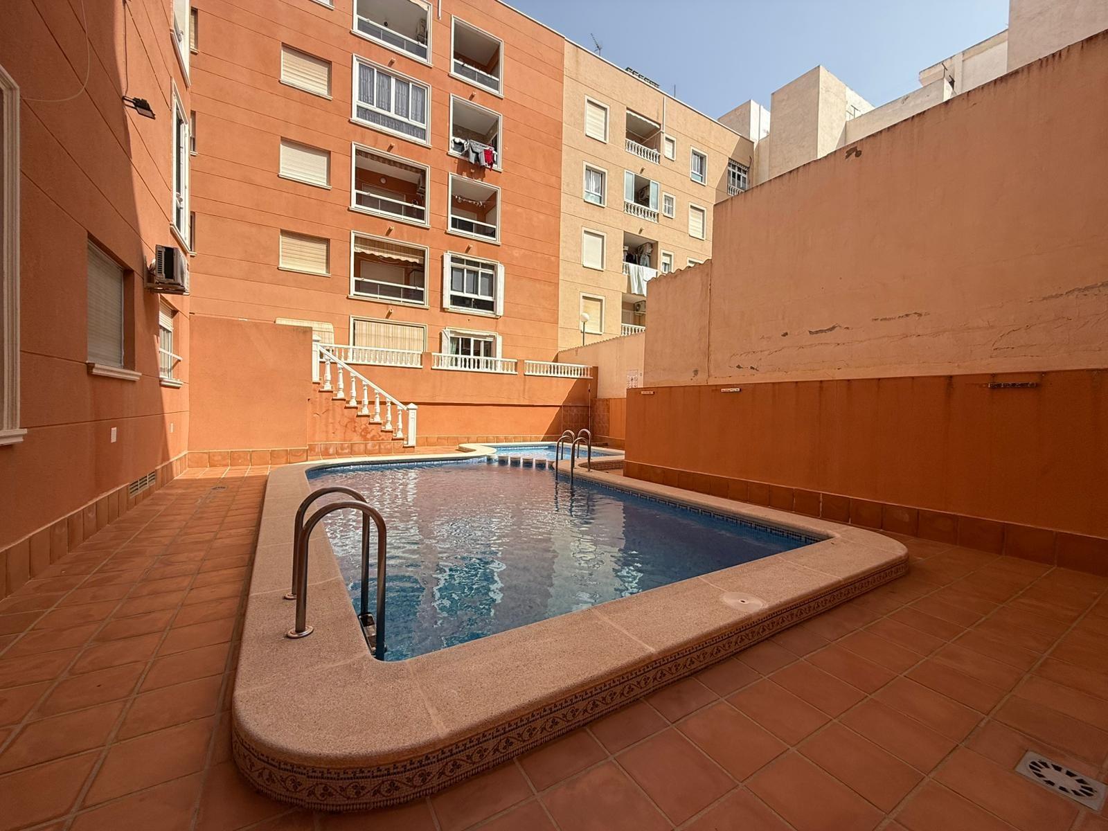 Apartment in Torrevieja, Alicante, Spain 2 bedrooms, 63 sq.m. No. 195178