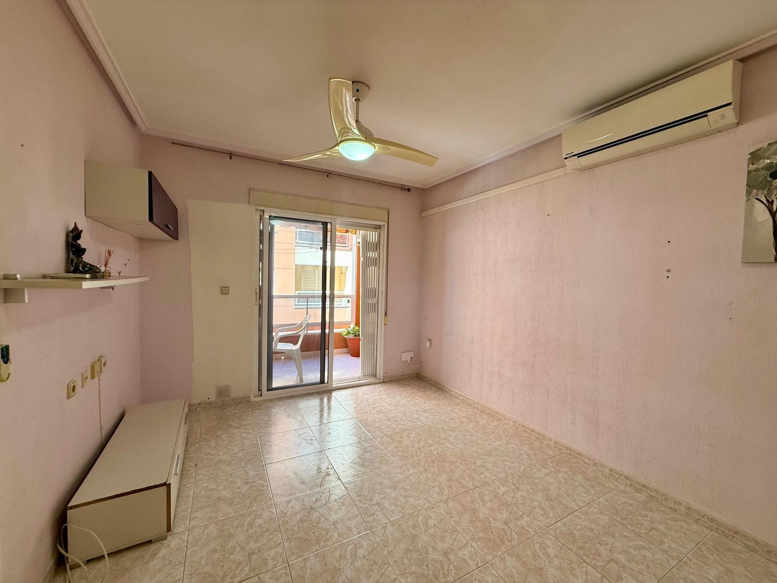 Apartment in Torrevieja, Alicante, Spain 2 bedrooms, 63 sq.m. No. 195178