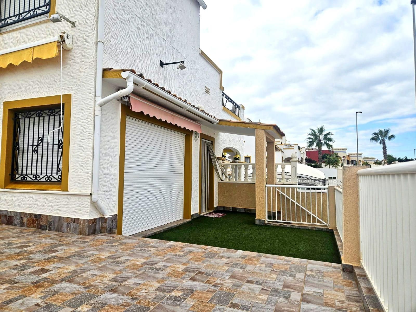 Huoneisto Los Altos, Alicante, Espanja 150 m2 No. 195174