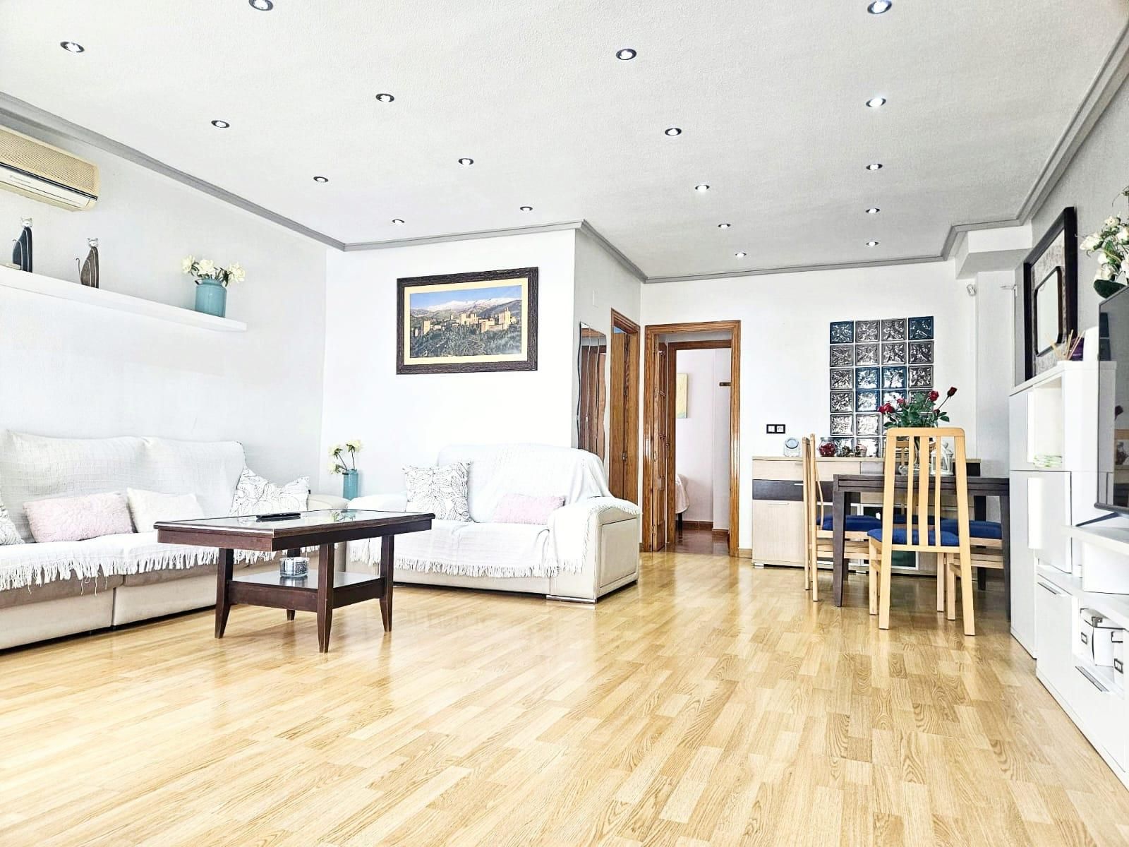 Huoneisto Los Altos, Alicante, Espanja 150 m2 No. 195174