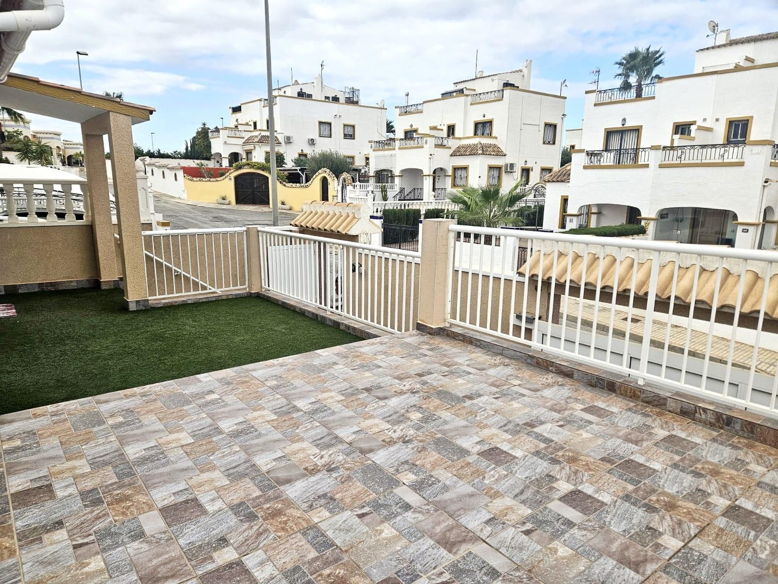 Huoneisto Los Altos, Alicante, Espanja 150 m2 No. 195174