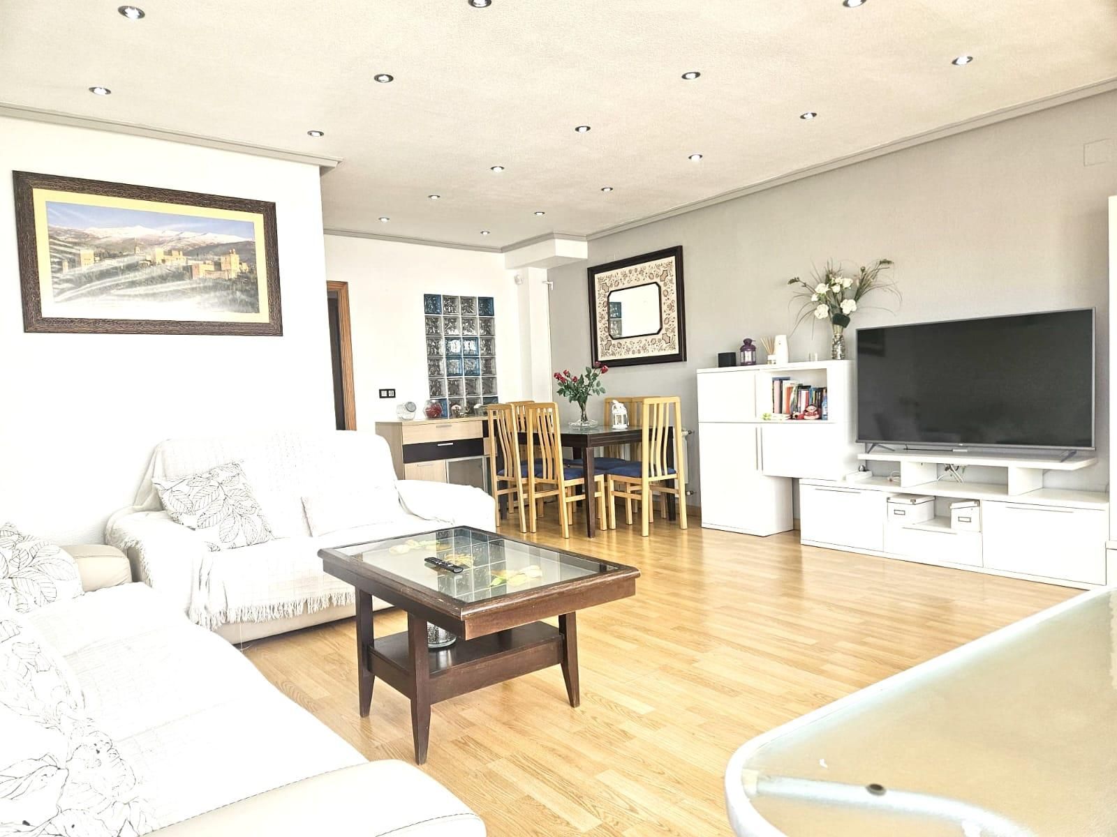 Huoneisto Los Altos, Alicante, Espanja 150 m2 No. 195174