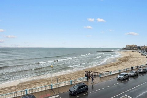 Apartment in Torrevieja, Alicante, Spain 120 sq.m. No. 195176