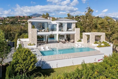 Villa i Benahavis, Malaga, Spanien 5 sovrum, 606 kvm. Nr. 157263
