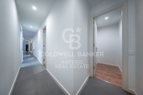 Huoneisto myytävänä Barcelona, Espanja, 3 makuuhuonetta, 141 m2 No. 157264 - kuva 18